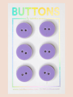 Tabitha Sewer - Lavender Classic buttons 15mm €9 p/set