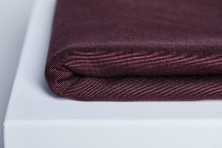 COUPON 60 CM meetMilk - TEXTURED PONTE KNIT - MAROON met LENZINGâ„¢ TENCELâ„¢ vezels