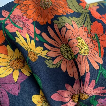 COUPON 230 CM Lady McElroy -Retro Blooms VISCOSE CREPE