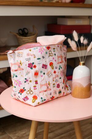 Lise Tailor - Love Sewing CANVAS