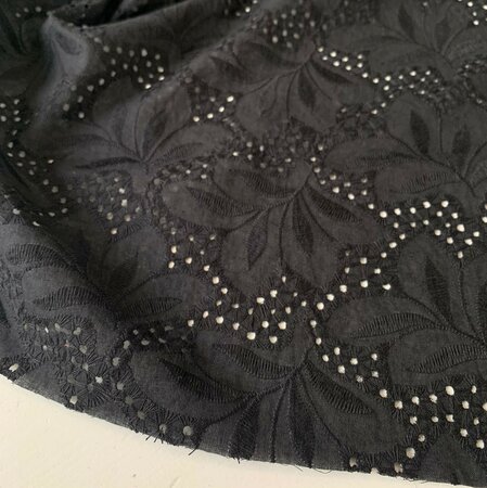 TopTex Zwarte broderie