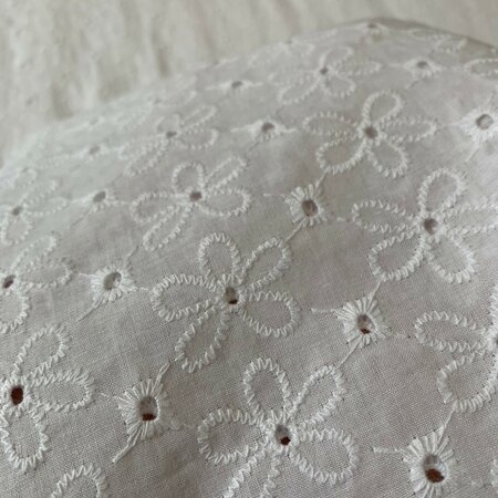 Verhees Cotton EMBROIDERY Daisy - White