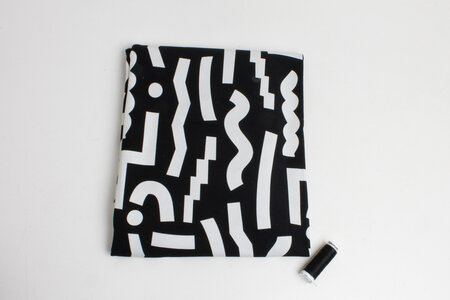 COUPON 60 CM Ansje X Misusu - Squiggle Black JERSEY