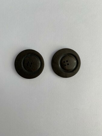 Set 2 knopen 34mm donkerbruin met onregelmatige rand