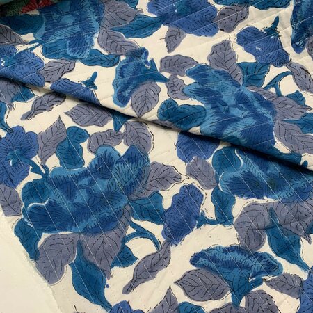 Ansje LIMITED - Blue Tones & Pink Flower - Quilt Indian Cotton