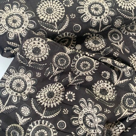 Black Stylized Flowers - Indiase Blokprint Katoen