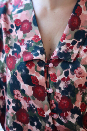 COUPON 90 CM Lise Tailor - Flower Drips - VISCOSE TWILL OEKO-TEX® STeP & FSC
