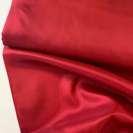 COUPON 75 CM CUPRO Dark lipstick red voeringstof