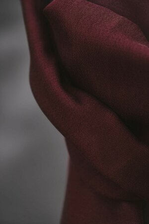 meetMilk - SMOOTH DRAPE TWILL - PINOT met TENCELâ„¢ Lyocell fibers