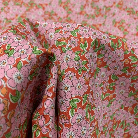 Liberty London - Flowering Blossom Pink on Red Quilt KATOEN