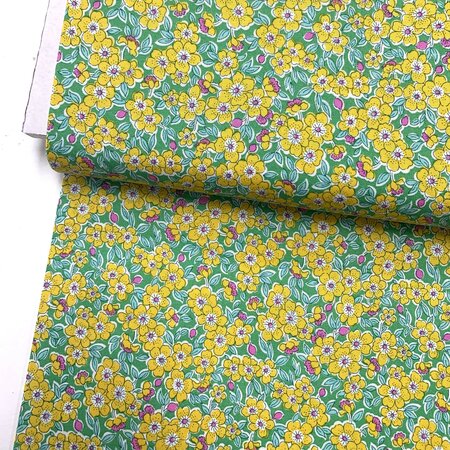 Liberty London - Flowering Blossom Yellow on Green Quilt KATOEN