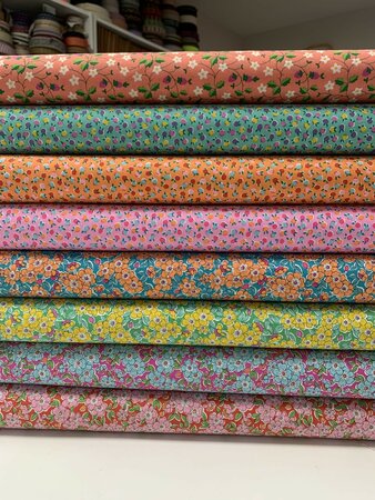 Liberty London - Flowering Blossom Blue on Pink Quilt KATOEN