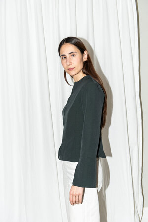 Puff and Pencil - Silhouette Blouse X Trumpet Sleeves