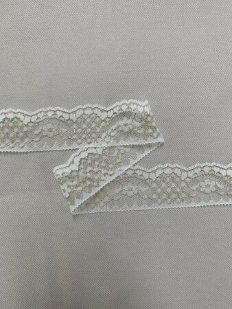 Lace White Gold Lurex 4cm 