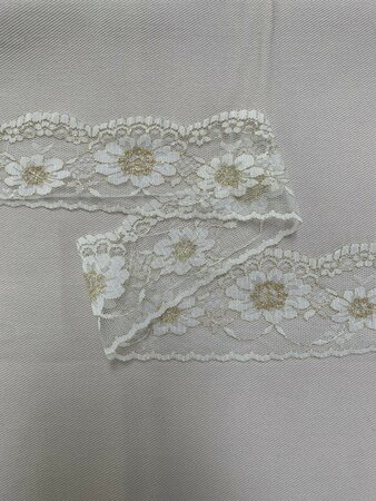 Lace White Gold Flowers Lurex 6cm 