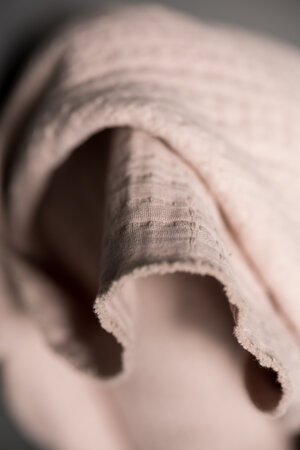 COUPON 70cm Merchant & Mills - Soft Stitch Peony Jacquard/Quilted cotton