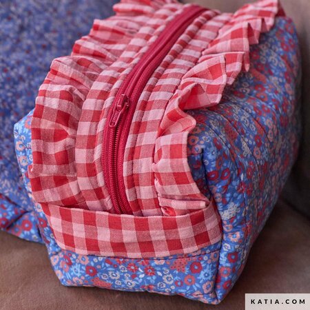 Katia - Small Flowers POPLIN KATOEN